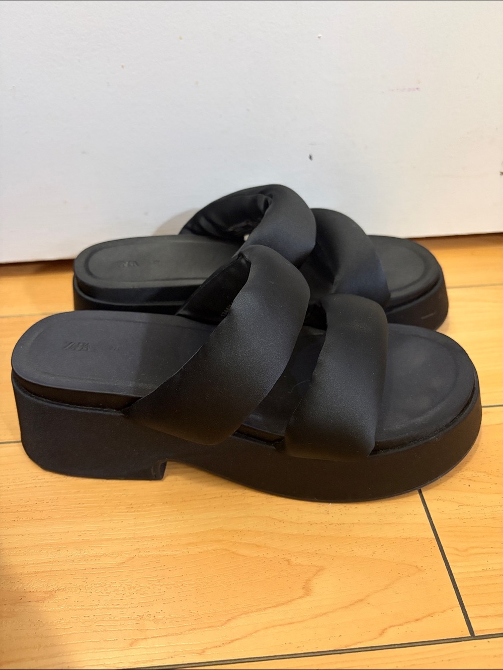 Black Padded Platform Slides